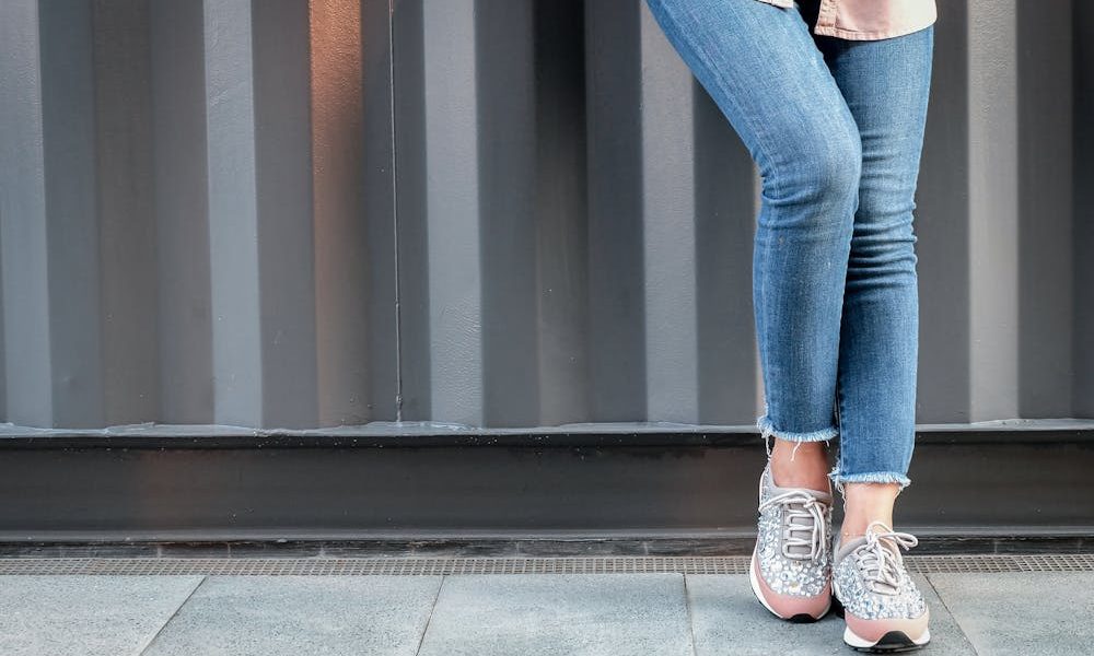 Les jeans tendance 2025 qui flattent toutes les formes